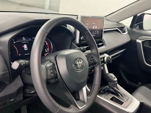Used 2025 Toyota RAV4 XLE Premium image 7
