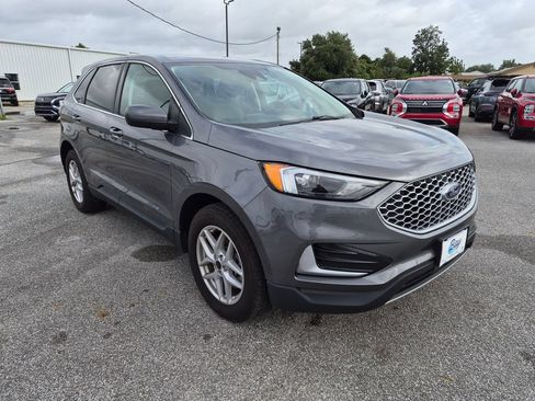 Used 2024 Ford Edge SEL AWD/4WD image 3
