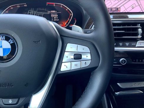 Certified 2024 BMW X4 xDrive30i image 17