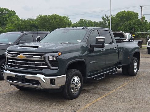 Used 2026 Chevrolet Silverado 3500 LTZ w/ LTZ Convenience Package AWD/4WD image 5