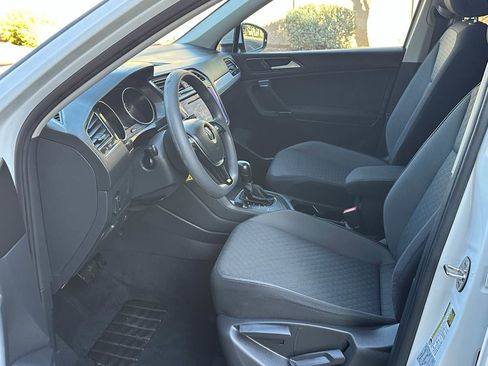 Used 2018 Volkswagen Tiguan S image 12