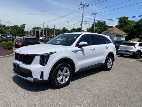 Certified 2026 Kia Sorento LX FWD image 1