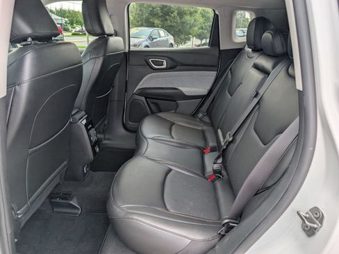 Used 2022 Jeep Compass Latitude AWD/4WD image 15