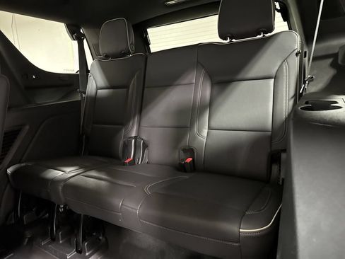 Used 2023 GMC Yukon SLT w/ SLT Premium Package AWD/4WD image 25
