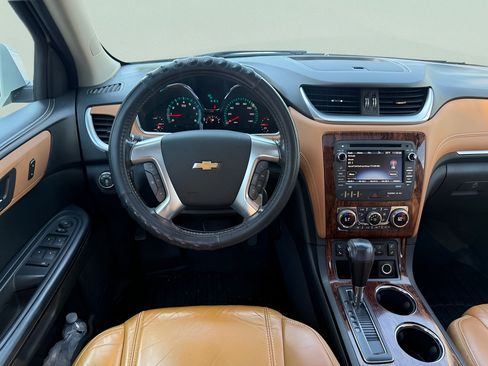 Used 2014 Chevrolet Traverse LT FWD image 22