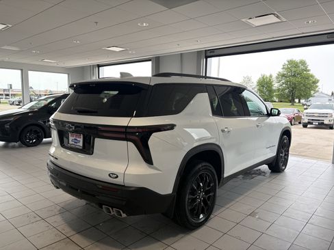 New 2026 Chevrolet Traverse LT w/ Midnight/Sport Edition AWD/4WD image 6