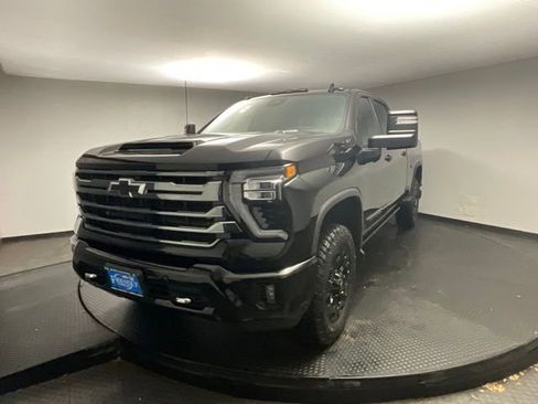 Certified 2024 Chevrolet Silverado 2500 High Country w/ Midnight Edition image 3