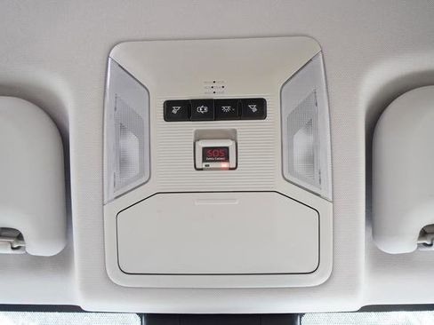 Used 2019 Toyota RAV4 LE image 31