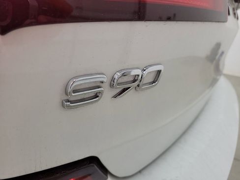 Used 2025 Volvo S90 B6 Plus image 9