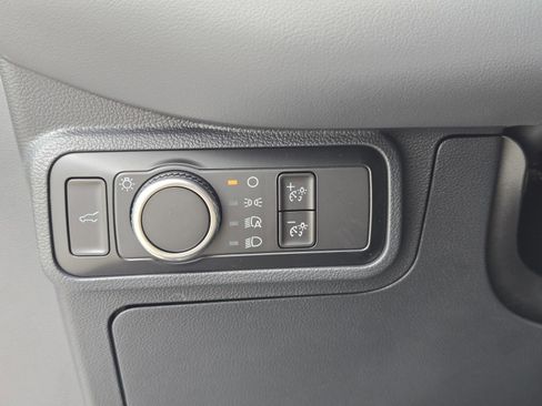 New 2025 Ford Explorer Active image 20