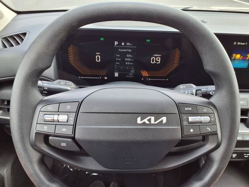 Used 2025 Kia K4 FWD image 11