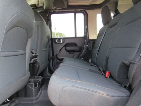 New 2025 Jeep Wrangler Sport S image 15