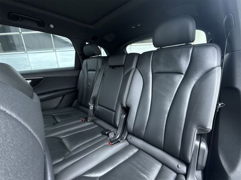 Used 2021 Audi Q7 2.0T Premium Plus w/ Premium Plus Package image 31