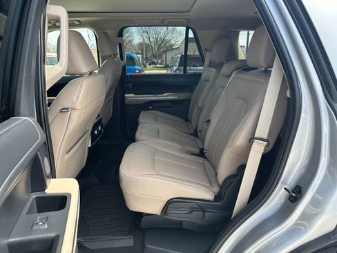 Used 2024 Ford Expedition Limited AWD/4WD image 13