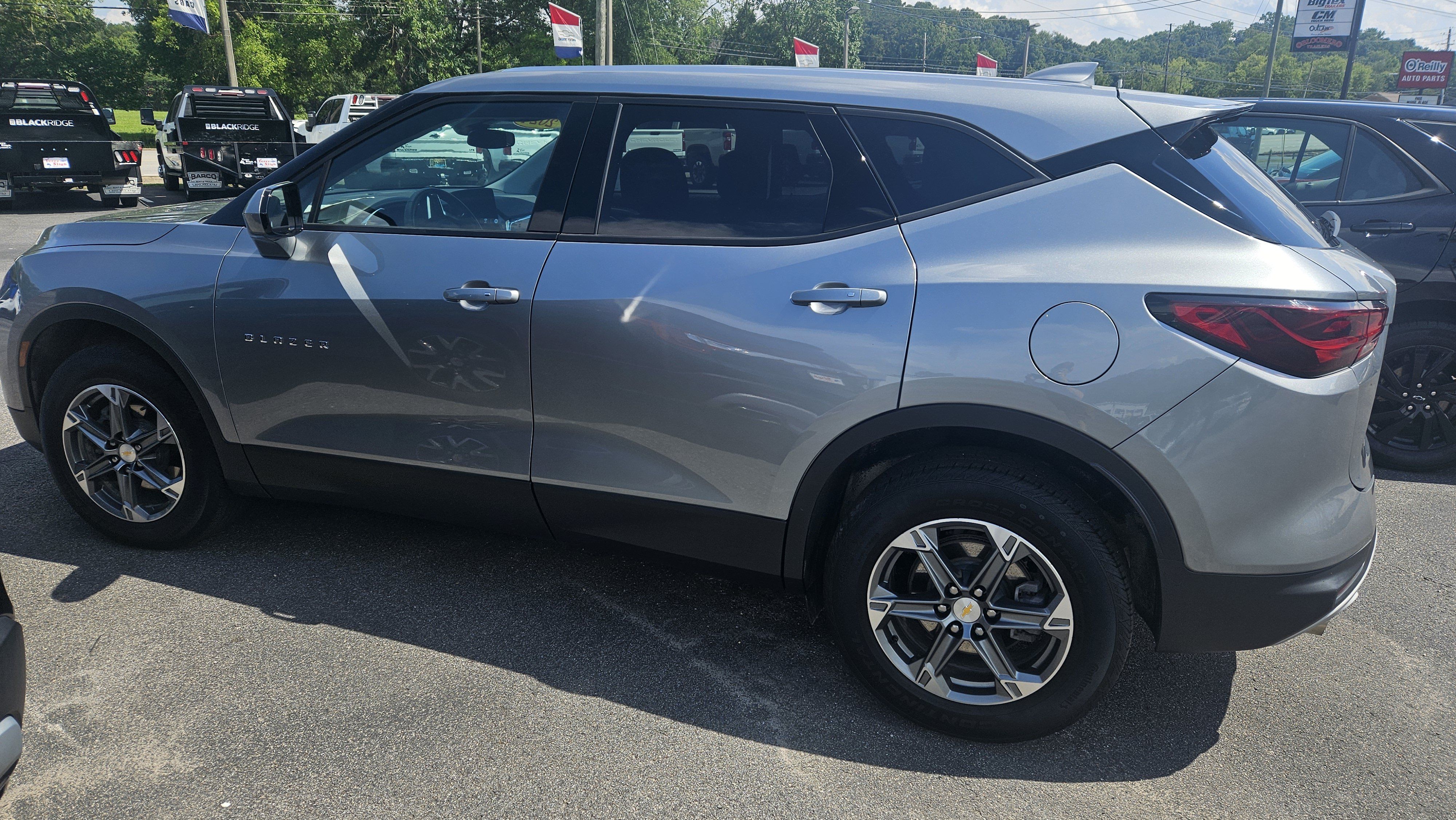 Used 2024 Chevrolet Blazer LT FWD image 1