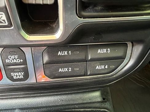 Used 2021 Jeep Gladiator Rubicon AWD/4WD image 14