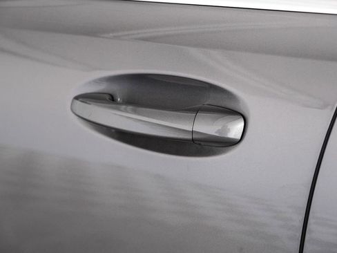 Used 2023 Mercedes-Benz EQB 250+ image 41