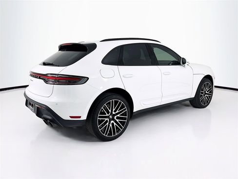 Used 2025 Porsche Macan image 9