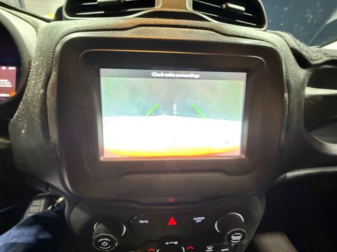 Used 2018 Jeep Renegade Sport w/ Power & Air Group image 29