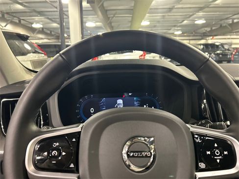 Certified 2025 Volvo XC60 B5 Plus image 11