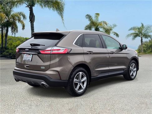 Used 2019 Ford Edge SEL w/ Equipment Group 201A FWD image 4