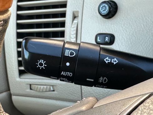 Used 2006 Toyota Avalon Limited image 45