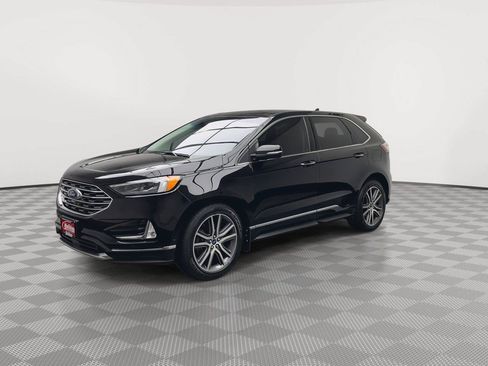 Used 2019 Ford Edge Titanium w/ Equipment Group 301A AWD/4WD image 41