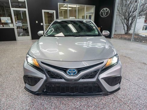 Used 2021 Toyota Camry SE image 6