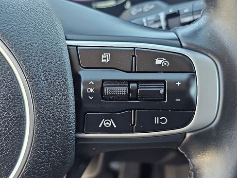 Used 2025 Kia Sportage EX image 35