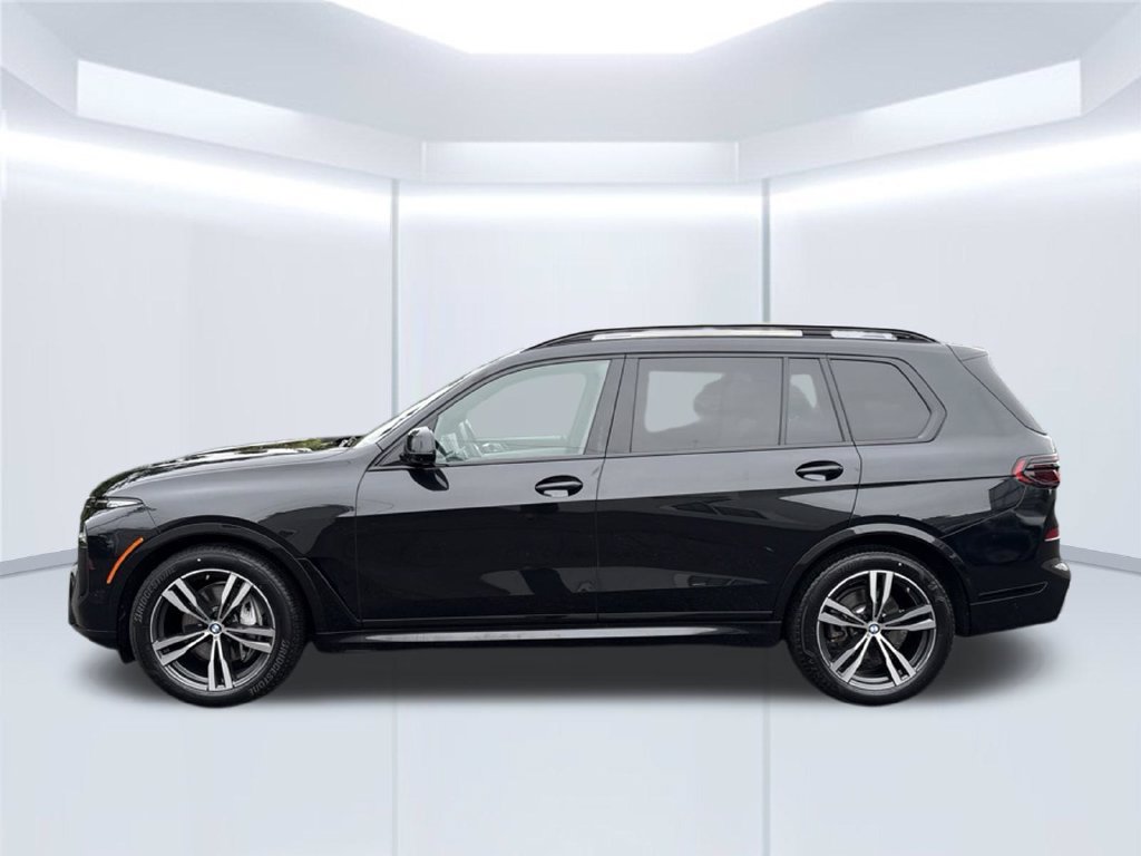 Used 2024 BMW X7 xDrive40i w/ M Sport Package AWD/4WD image 2