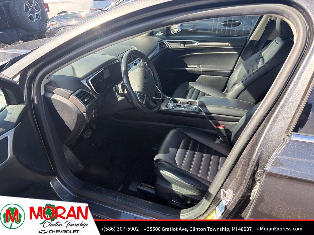 Used 2019 Ford Fusion SEL FWD image 9