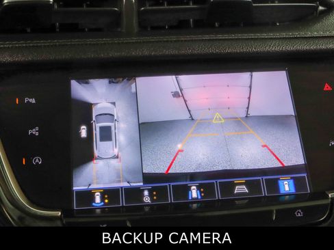 Used 2023 Cadillac XT6 Premium Luxury w/ Technology Package FWD image 19