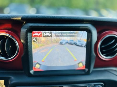 Used 2021 Jeep Gladiator Rubicon image 11