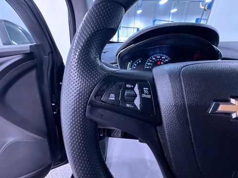 Used 2017 Chevrolet Trax LT FWD image 20