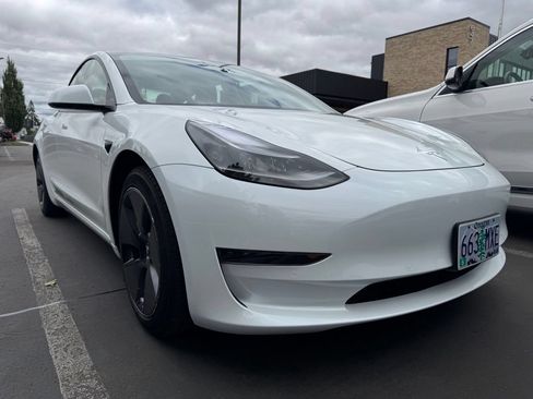 Used 2021 Tesla Model 3 Standard Range Plus RWD image 1