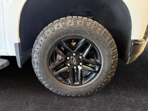 Used 2021 Chevrolet Silverado 1500 LT Trail Boss AWD/4WD image 28