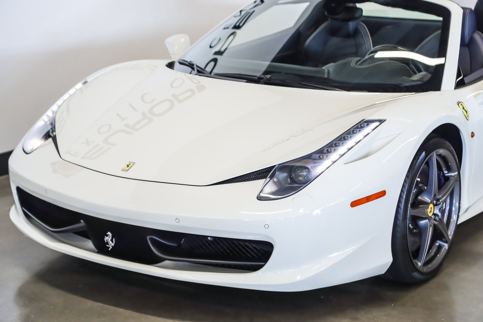 Used 2015 Ferrari 458 Spider RWD image 25