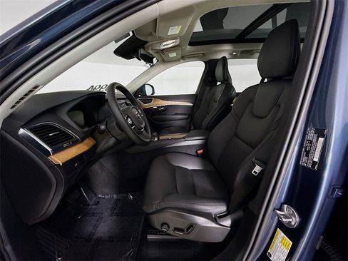 Certified 2025 Volvo XC90 B6 Core image 21