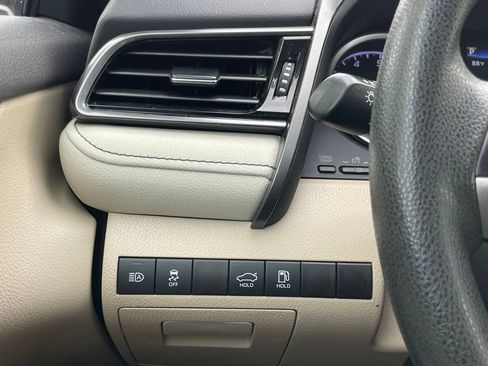 Used 2022 Toyota Camry LE FWD image 13