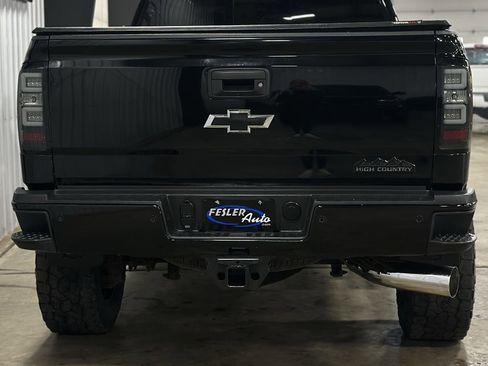 Used 2019 Chevrolet Silverado 2500 High Country w/ Duramax Plus Package image 2