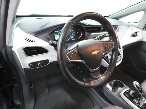 Used 2019 Chevrolet Bolt Premier w/ Infotainment Package image 23