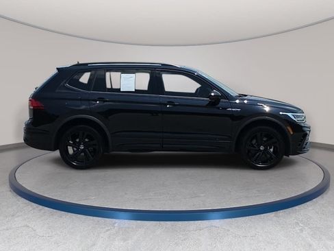 Used 2024 Volkswagen Tiguan SE R-Line FWD image 4