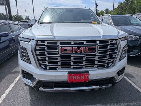 Certified 2025 GMC Yukon XL Denali w/ Denali Reserve Package AWD/4WD image 10