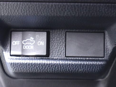 Used 2025 Toyota Tacoma SR5 image 11