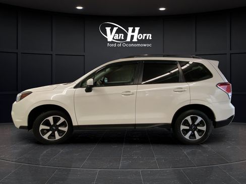 Used 2018 Subaru Forester 2.5i Premium w/ All-Weather Package AWD/4WD image 6