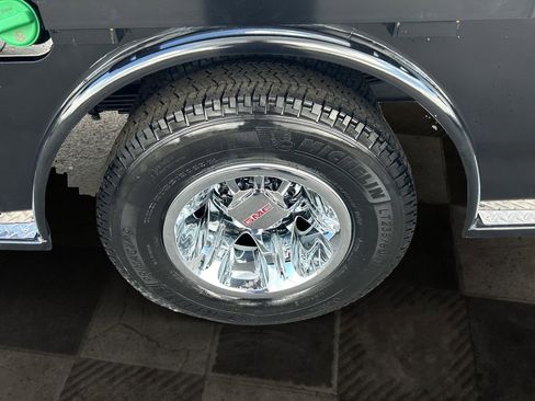 New 2026 GMC Sierra 3500 SLE w/ SLE Convenience Package AWD/4WD image 11