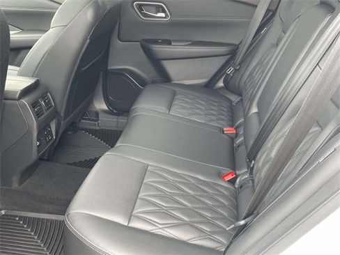 Used 2022 Nissan Rogue Platinum w/ Head-Up Display Package image 12