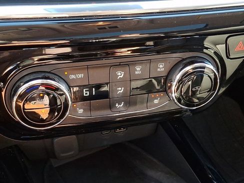 Used 2024 Chevrolet Trax ACTIV w/ Sunroof Package image 16