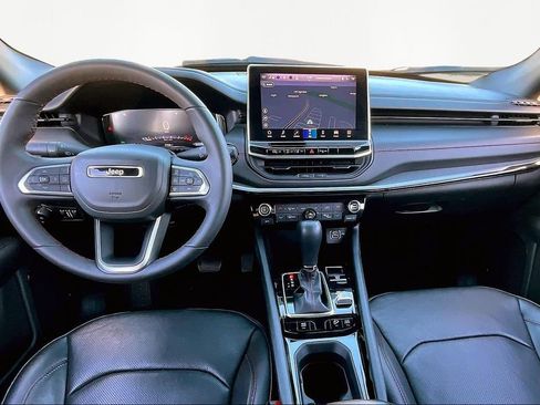 Used 2025 Jeep Compass Trailhawk w/ Trailhawk Elite Group image 7