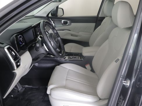 Used 2023 Kia Sorento SX Prestige w/ Panoramic Sunroof Package AWD/4WD image 8